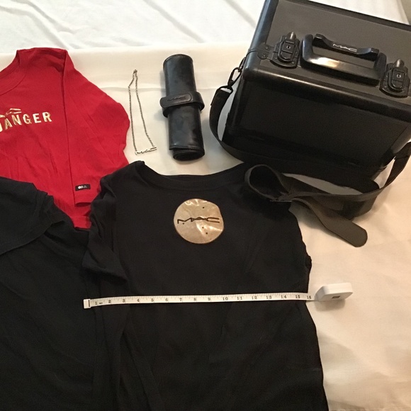 MAC Cosmetics - One of a kind collective - Picture 1 of 2